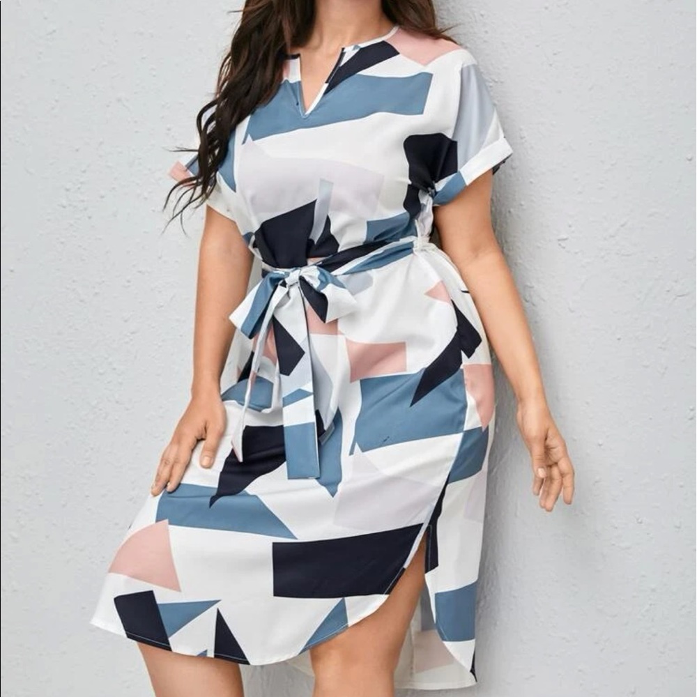 Plus Size Abstract Geo Colorblock Print Belted Dress - Picture 3 of 9